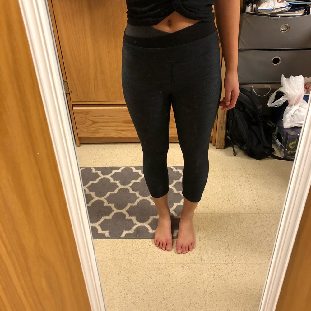 Lululemon Cropped Dark Grey Leggings Size 2